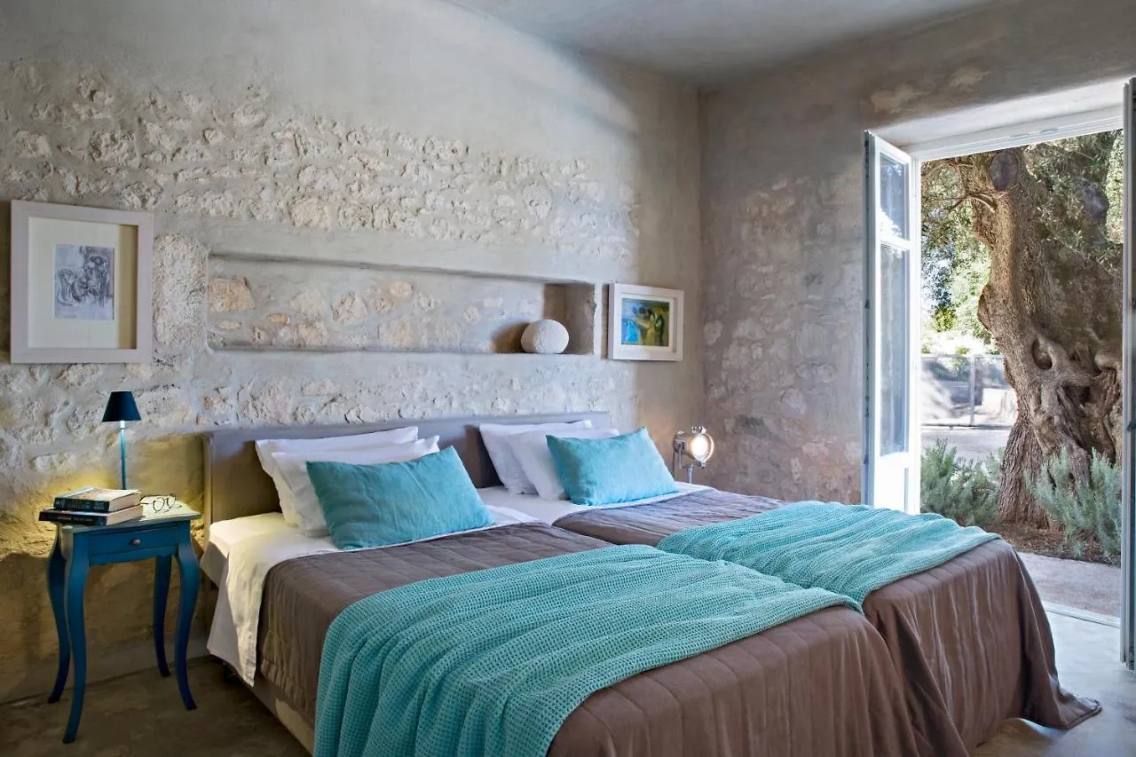 To Throni Villa Tselendata Greece