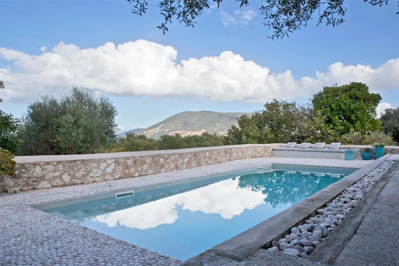 To Throni Villa Tselendata