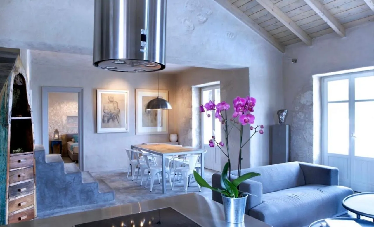 To Throni Villa Tselendata Greece