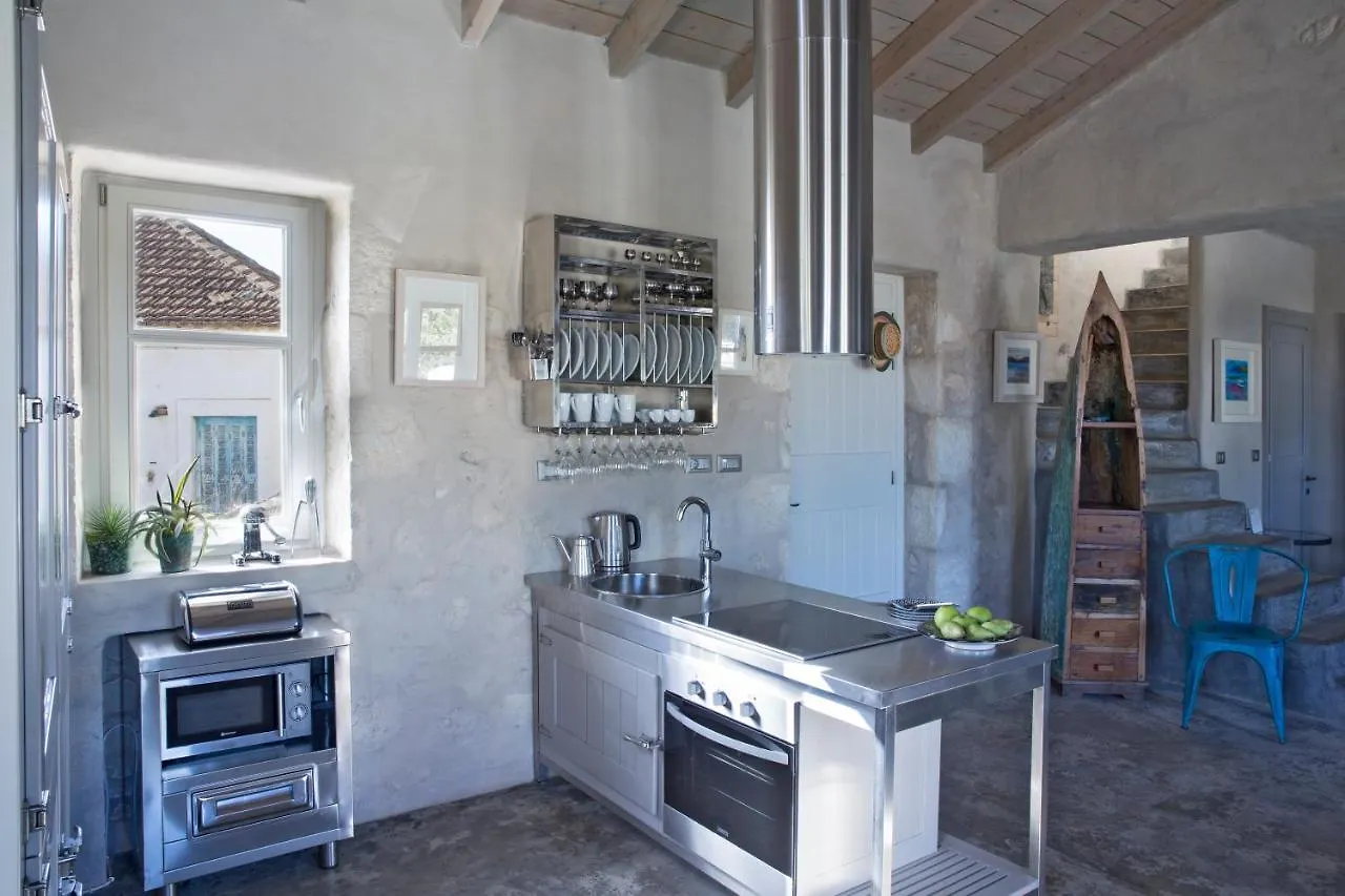 To Throni Villa Tselendata Greece